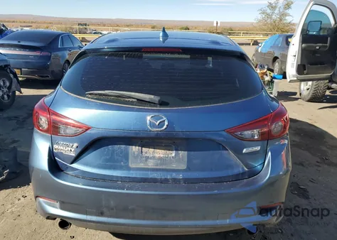 2018 Mazda 3 Grand Touring z USA, uszkodzony, nr VIN 3MZBN1M35JM246865